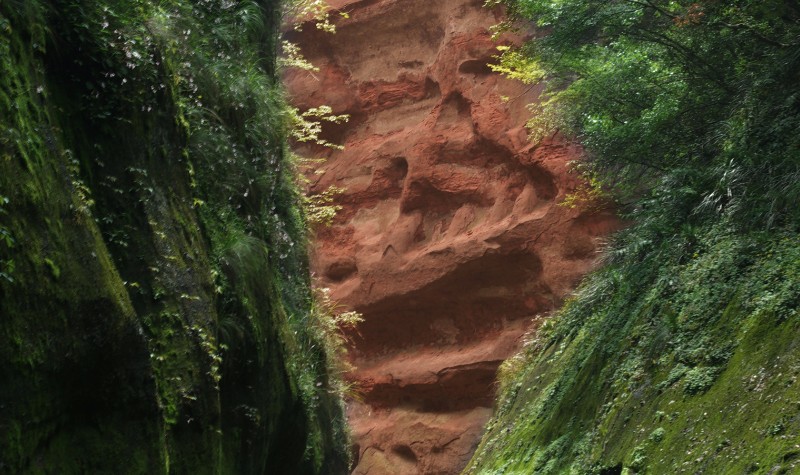 丹崖洞穴 丹霞地貌，岩穴风光